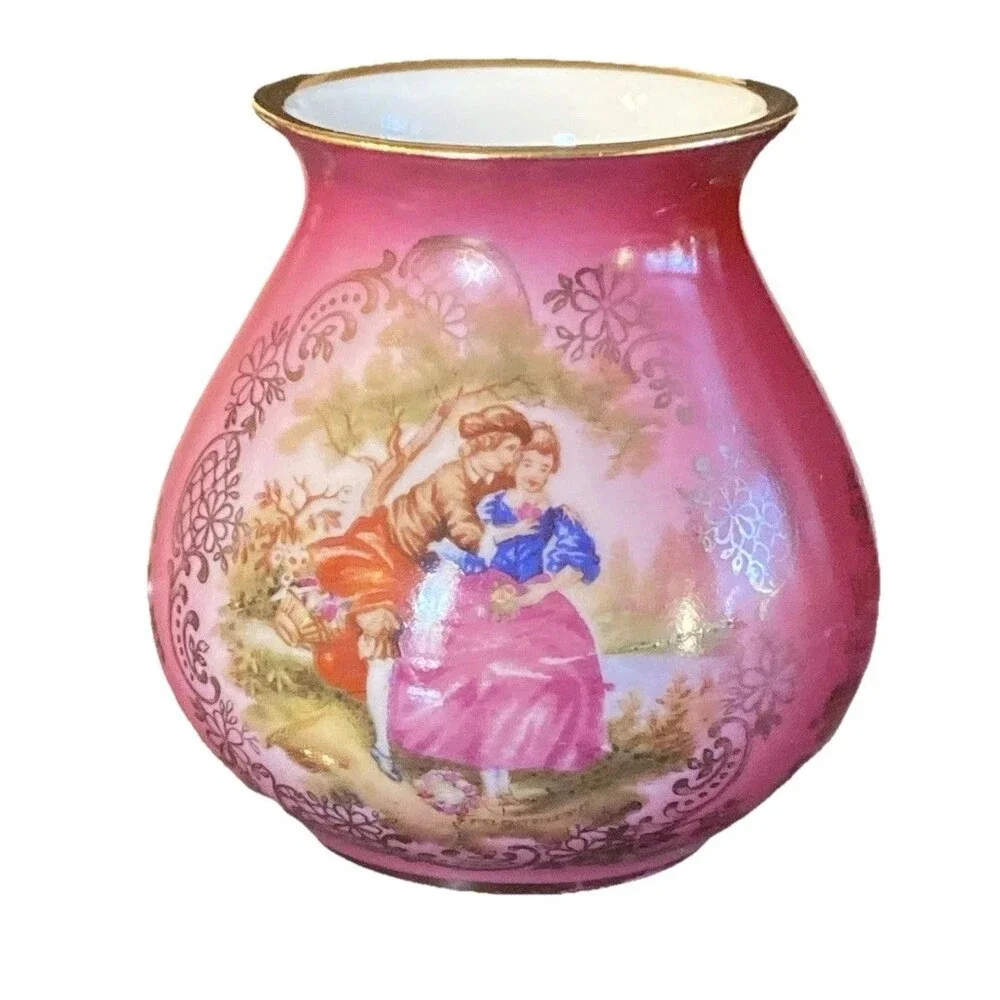 VINTAGE BAVARIAN MINIATURE VASE FRANCE COURTING COUPLE GOLD RIM 2.5”
